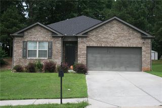 610 Dodson Lake Court, Fairburn, GA 30213