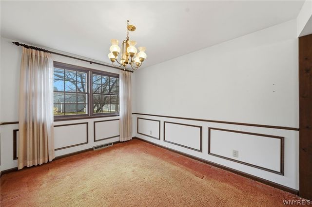 843 Robin Road, Amherst, NY 14228