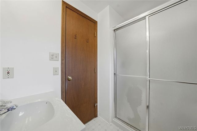 843 Robin Road, Amherst, NY 14228