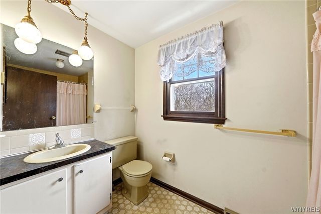 843 Robin Road, Amherst, NY 14228