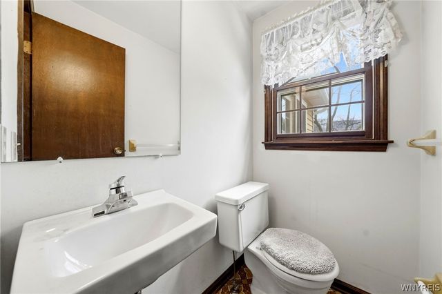 843 Robin Road, Amherst, NY 14228