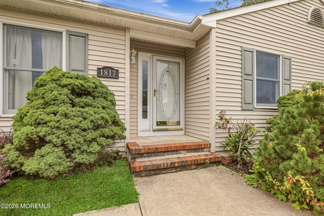 1817 3rd Avenue, Toms River, NJ 08757