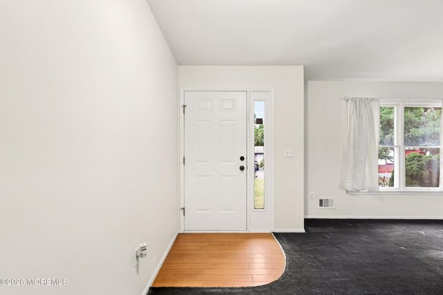 1817 3rd Avenue, Toms River, NJ 08757