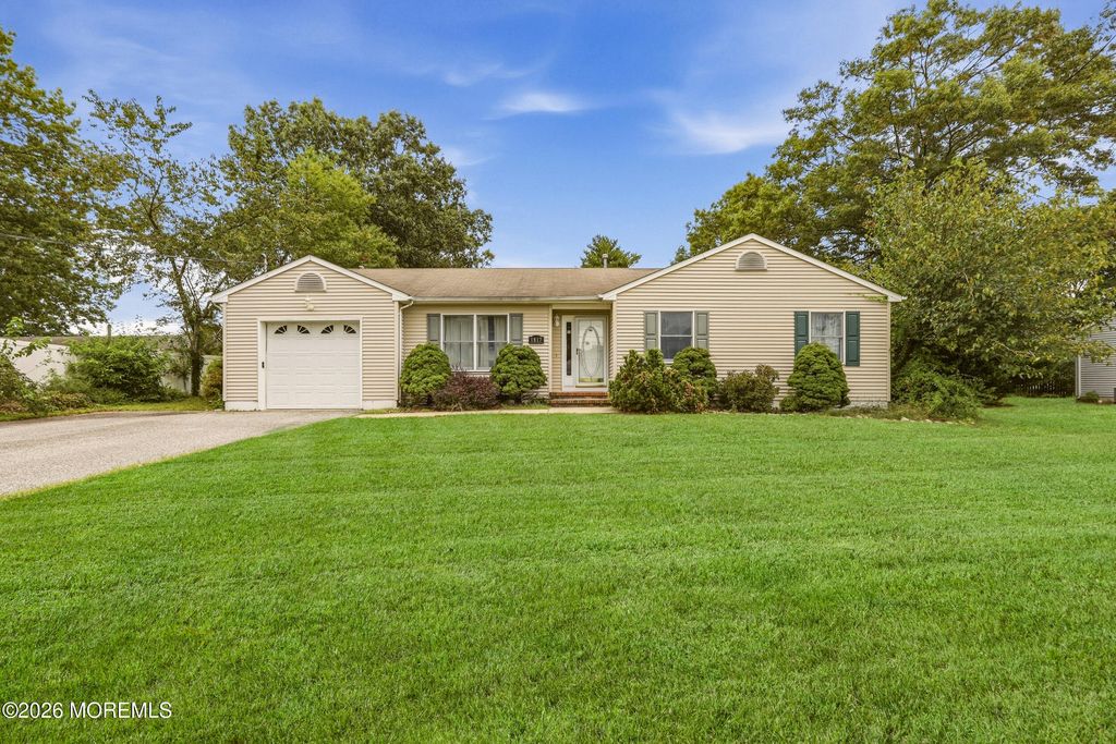 1817 3rd Avenue, Toms River, NJ 08757