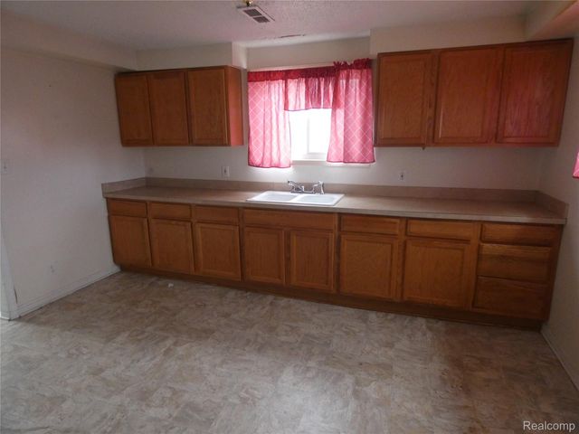 12484 Sherman Avenue, Warren, MI 48089