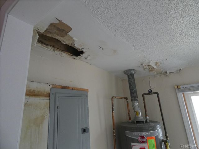 12484 Sherman Avenue, Warren, MI 48089