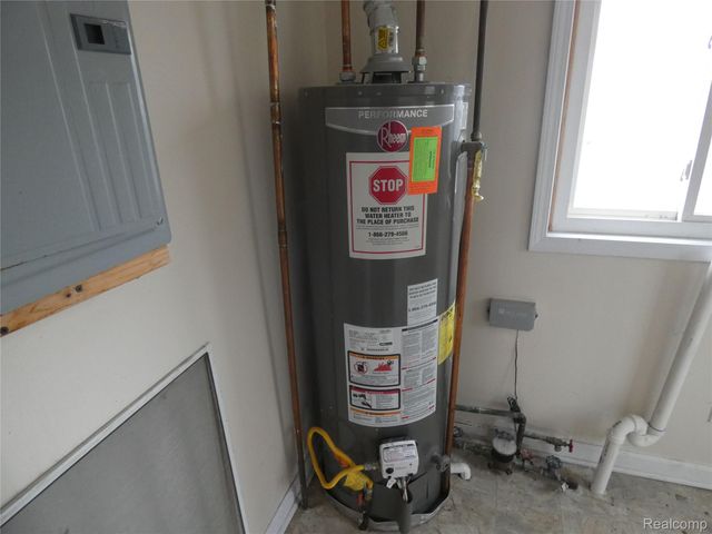 12484 Sherman Avenue, Warren, MI 48089