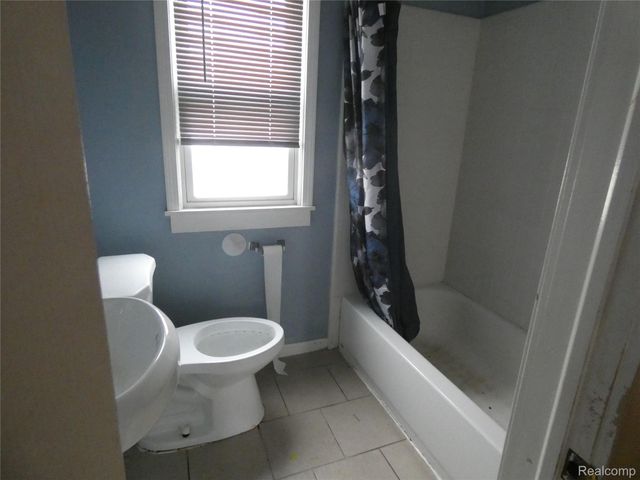 12484 Sherman Avenue, Warren, MI 48089