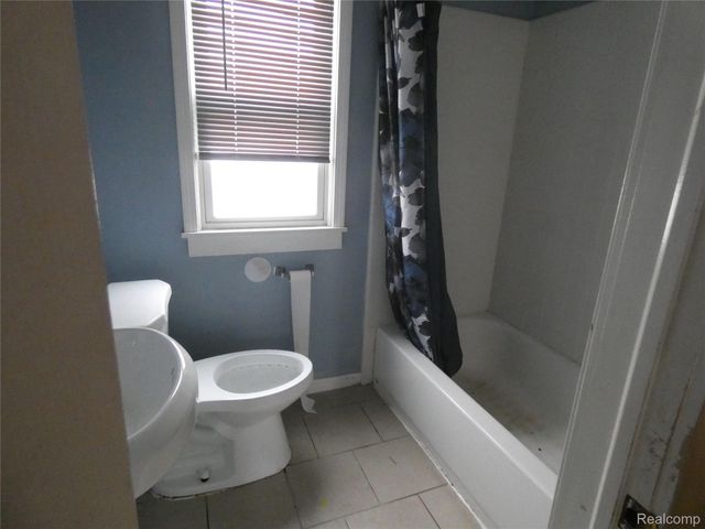 12484 Sherman Avenue, Warren, MI 48089