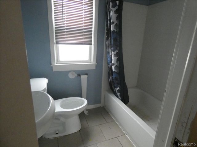 12484 Sherman Avenue, Warren, MI 48089