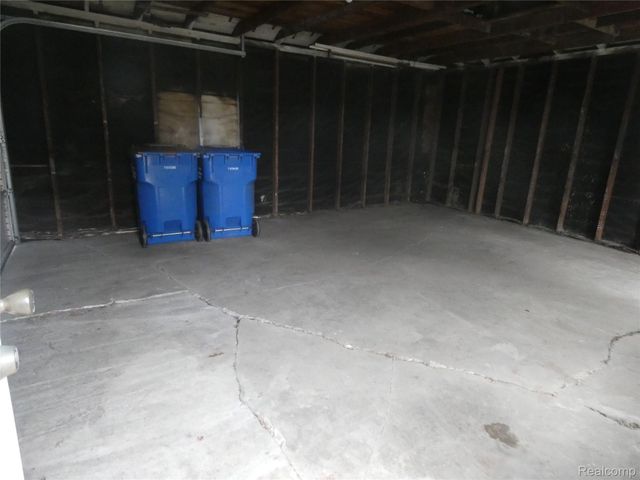 12484 Sherman Avenue, Warren, MI 48089