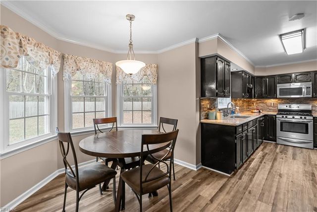 2433 Broadnax CIR, Chesapeake, VA 23323