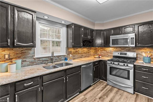 2433 Broadnax CIR, Chesapeake, VA 23323