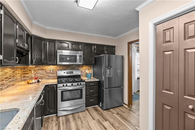 2433 Broadnax CIR, Chesapeake, VA 23323