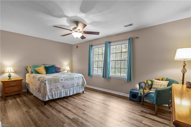 2433 Broadnax CIR, Chesapeake, VA 23323