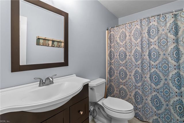 2433 Broadnax CIR, Chesapeake, VA 23323