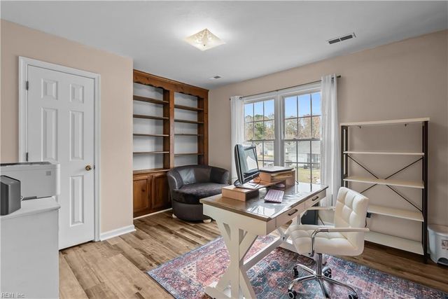 2433 Broadnax CIR, Chesapeake, VA 23323