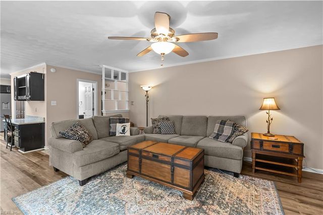 2433 Broadnax CIR, Chesapeake, VA 23323