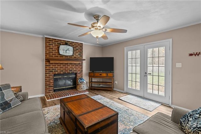 2433 Broadnax CIR, Chesapeake, VA 23323