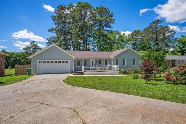 493 Greg Drive SW, Lilburn, GA 30047