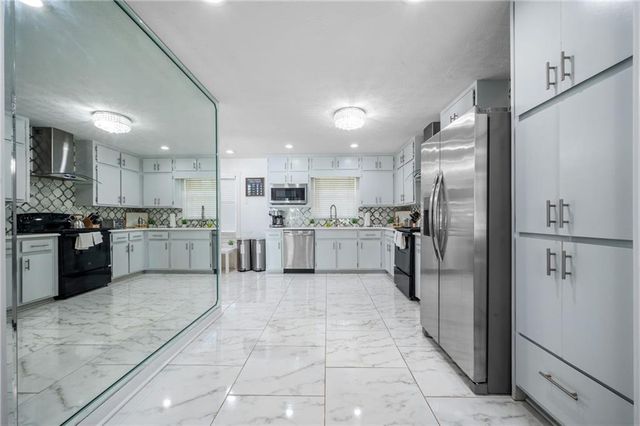 493 Greg Drive SW, Lilburn, GA 30047