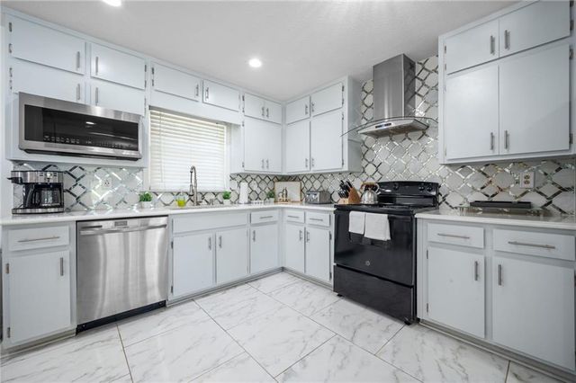 493 Greg Drive SW, Lilburn, GA 30047