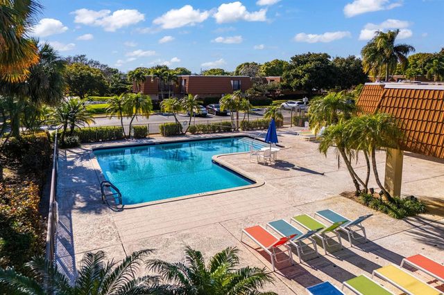 2937 SW 11th Place, Deerfield Beach, FL 33442