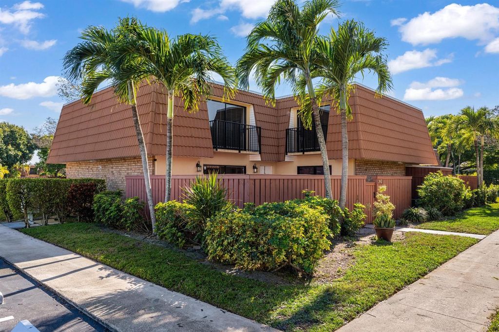 2937 SW 11th Place, Deerfield Beach, FL 33442