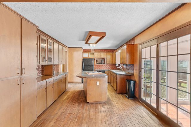 647 N Dana Avenue, Republic, MO 65738