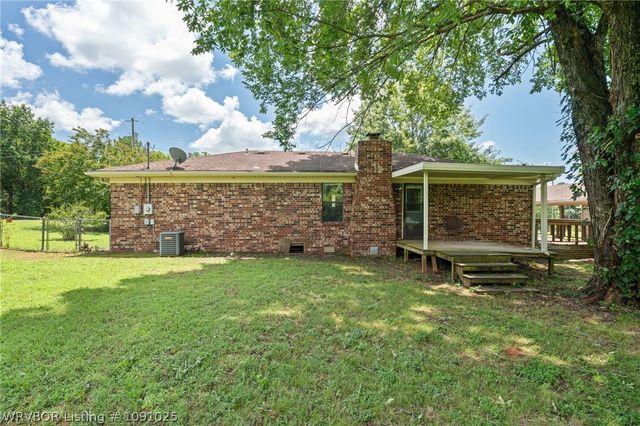 3127 Blake Road, Van Buren, AR 72956