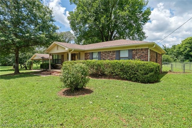 3127 Blake Road, Van Buren, AR 72956