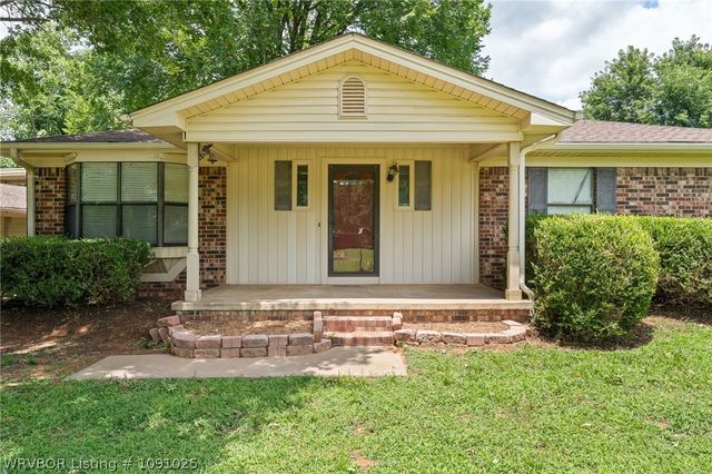 3127 Blake Road, Van Buren, AR 72956