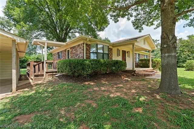 3127 Blake Road, Van Buren, AR 72956