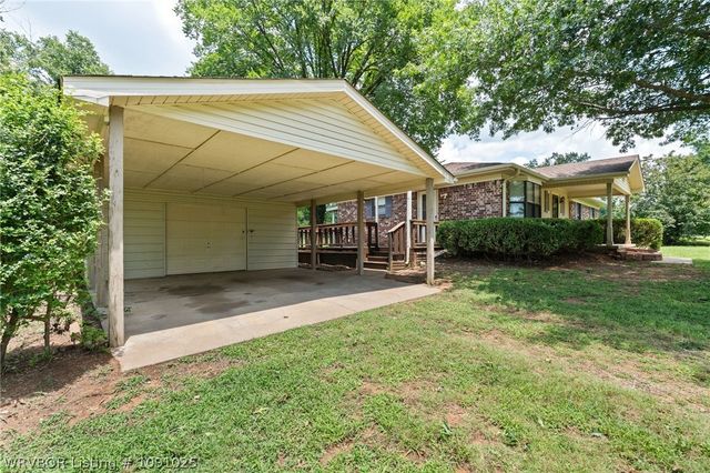 3127 Blake Road, Van Buren, AR 72956
