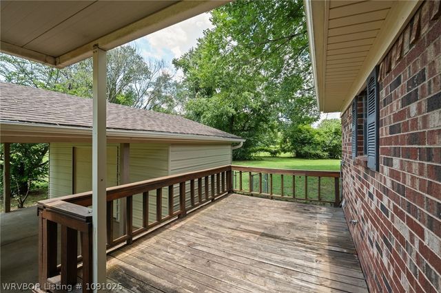 3127 Blake Road, Van Buren, AR 72956