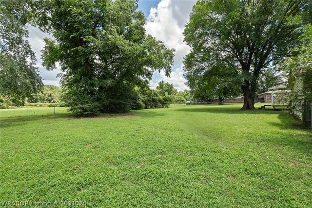 3127 Blake Road, Van Buren, AR 72956