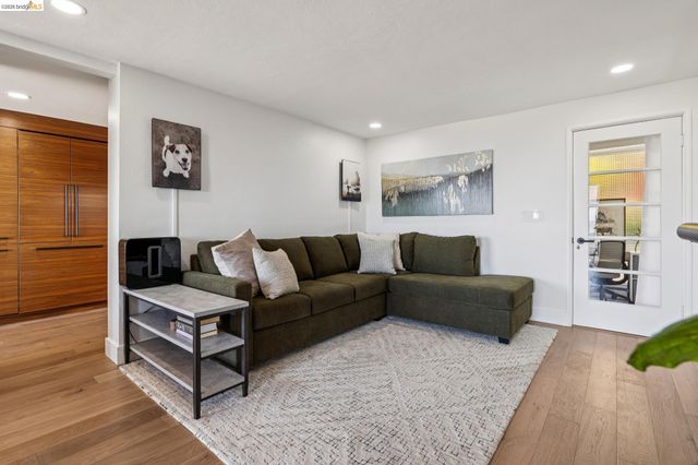 255 Stanford Ave, Kensington, CA 94708