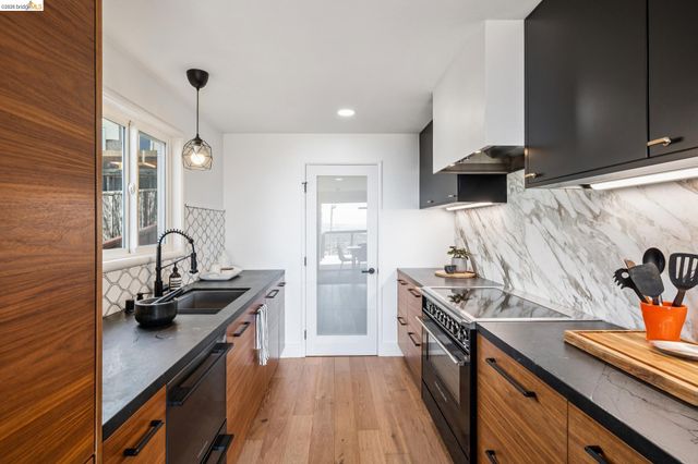 255 Stanford Ave, Kensington, CA 94708