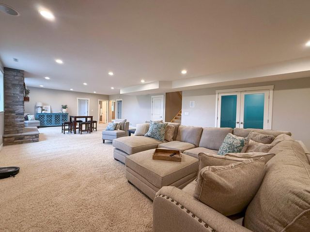 4101 Stone Point Drive NE, Rochester, MN 55906