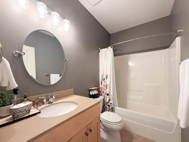 4101 Stone Point Drive NE, Rochester, MN 55906