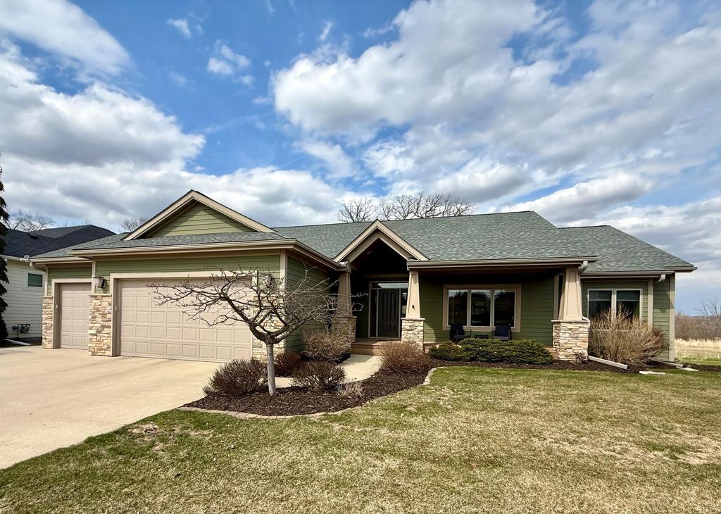 4101 Stone Point Drive NE, Rochester, MN 55906