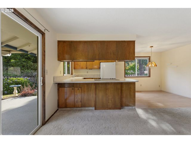 2571 TROY Ct, West Linn, OR 97068