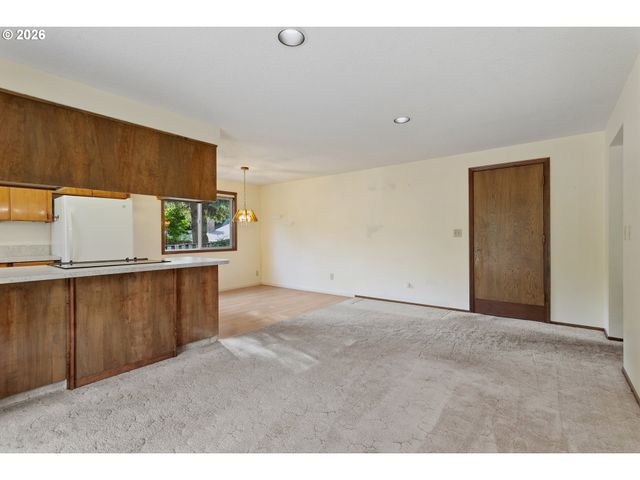 2571 TROY Ct, West Linn, OR 97068