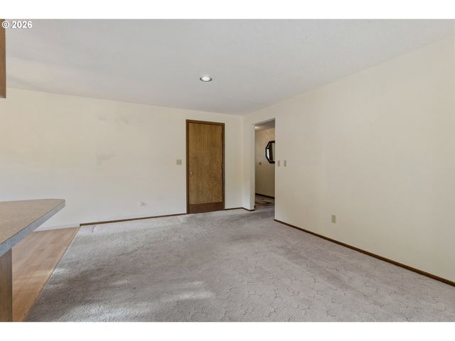 2571 TROY Ct, West Linn, OR 97068