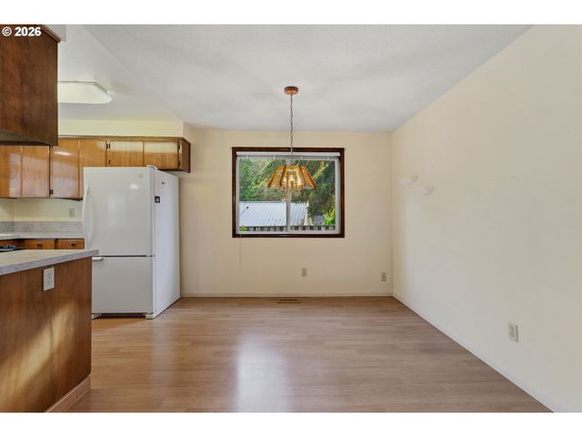2571 TROY Ct, West Linn, OR 97068