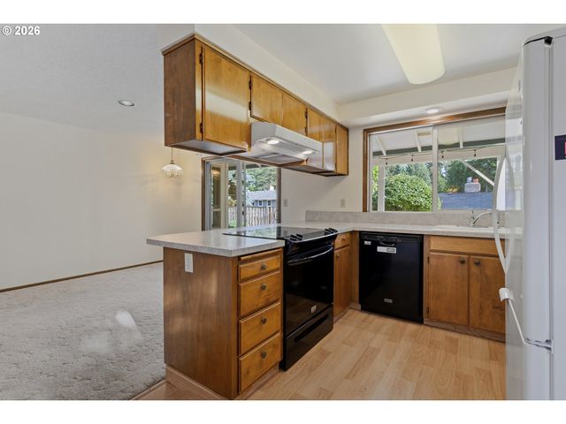 2571 TROY Ct, West Linn, OR 97068