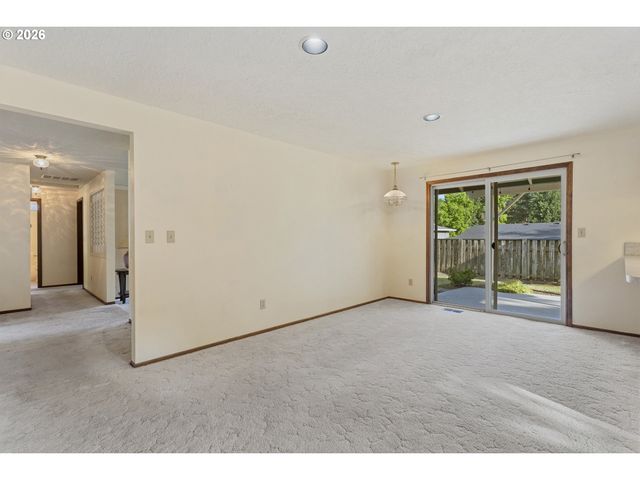 2571 TROY Ct, West Linn, OR 97068