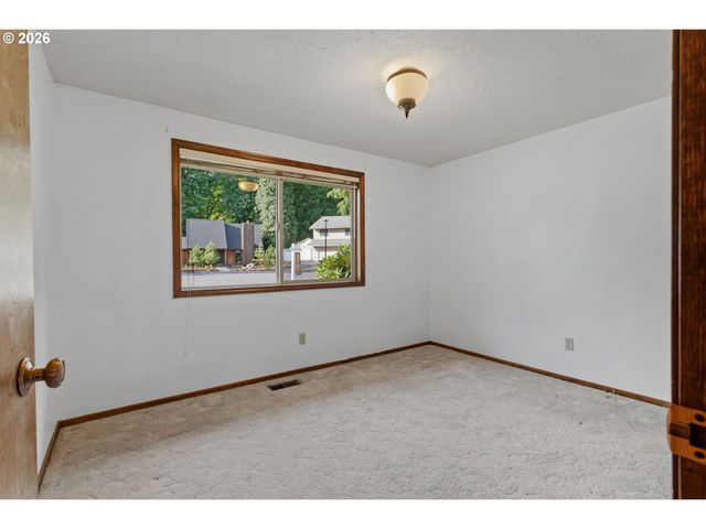 2571 TROY Ct, West Linn, OR 97068