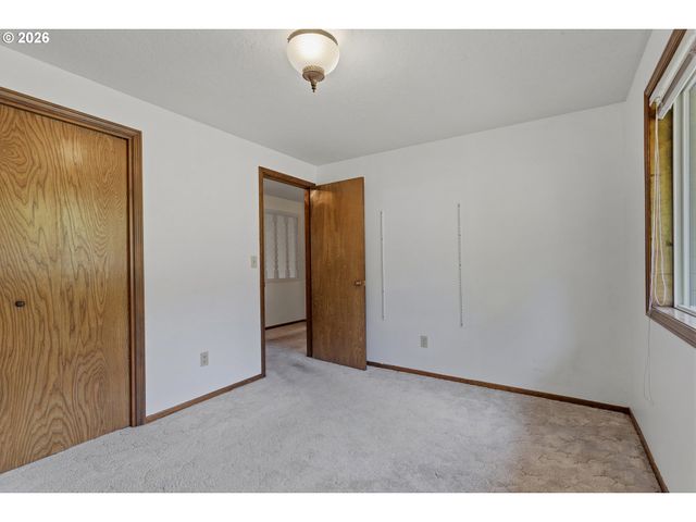2571 TROY Ct, West Linn, OR 97068