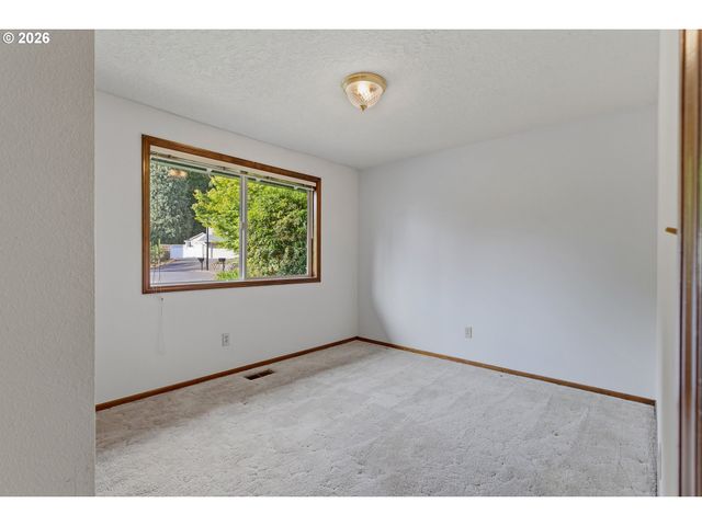 2571 TROY Ct, West Linn, OR 97068